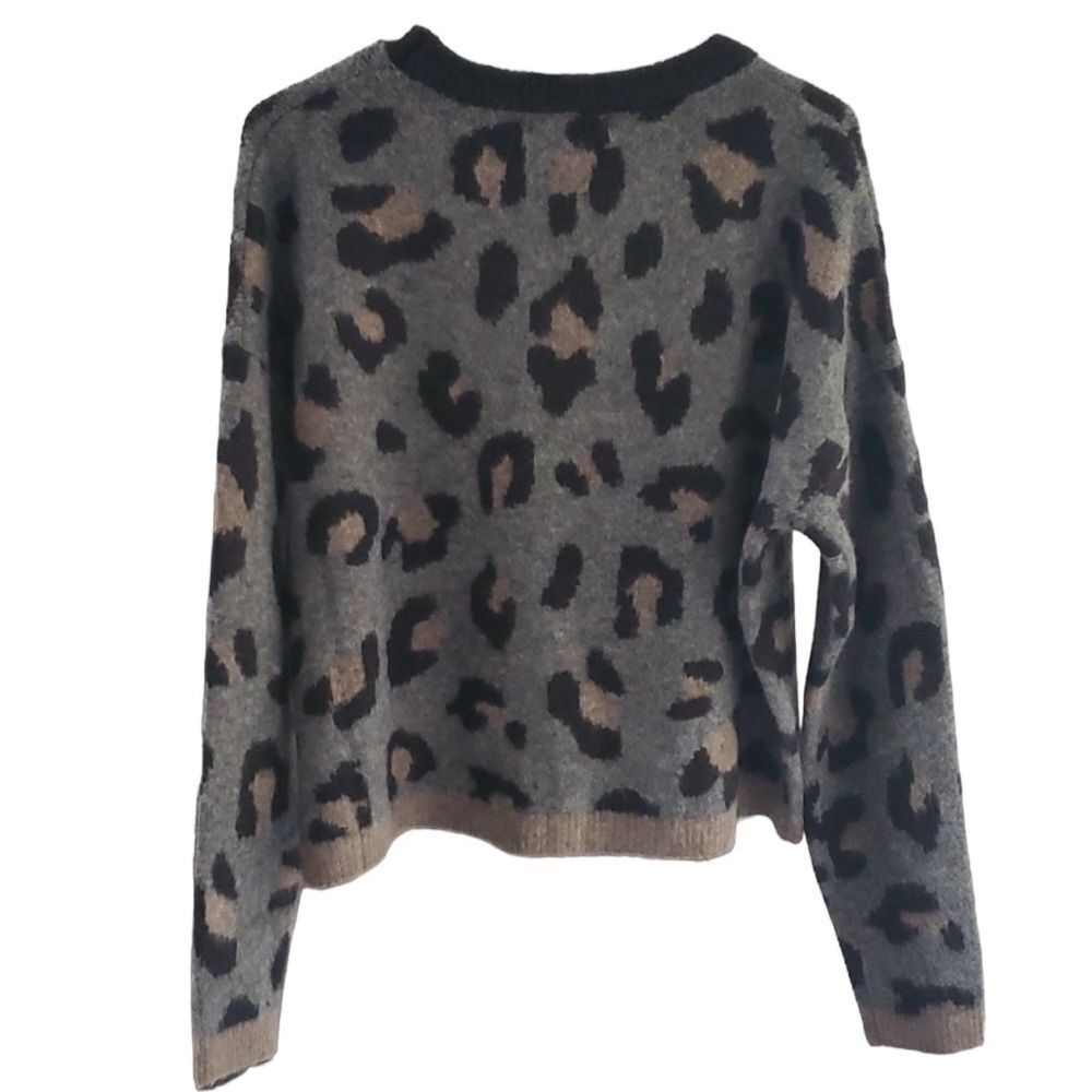 OLIVACEOUS GREY LEOPARD SWEATER, Medium